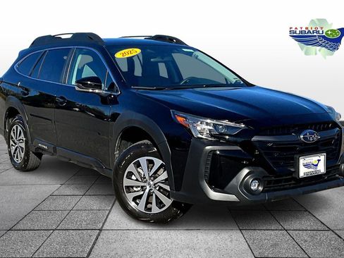 Used 2025 Subaru Outback Premium image 1