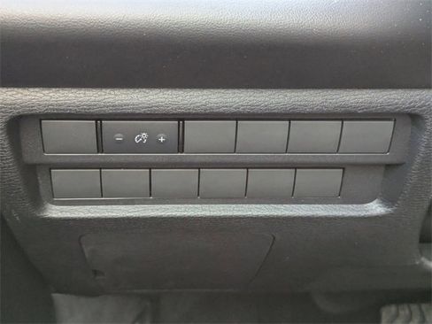 New 2025 Mitsubishi Outlander ES image 24