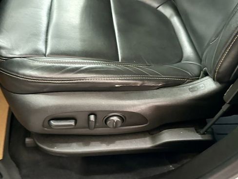 Used 2018 Chevrolet Traverse LT image 21