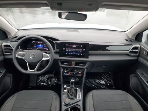 New 2026 Volkswagen Taos SE image 24