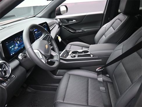 New 2026 Chevrolet Equinox LT image 8