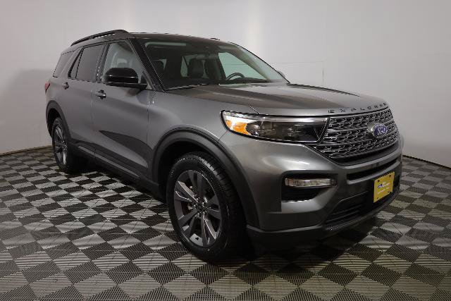 Certified 2024 Ford Explorer XLT w/ Equipment Group 202A AWD/4WD image 4