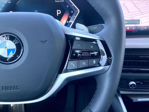 Certified 2025 BMW 330i Sedan image 17