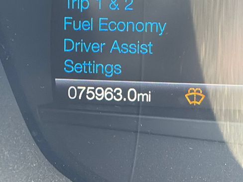 Used 2019 Ford Fusion SE FWD image 10