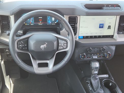 Used 2025 Ford Bronco Outer Banks AWD/4WD image 26