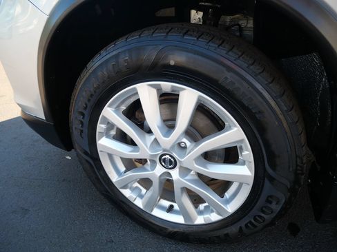 Used 2018 Nissan Rogue SV AWD/4WD image 36