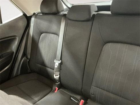 Used 2020 Hyundai Venue SE image 13