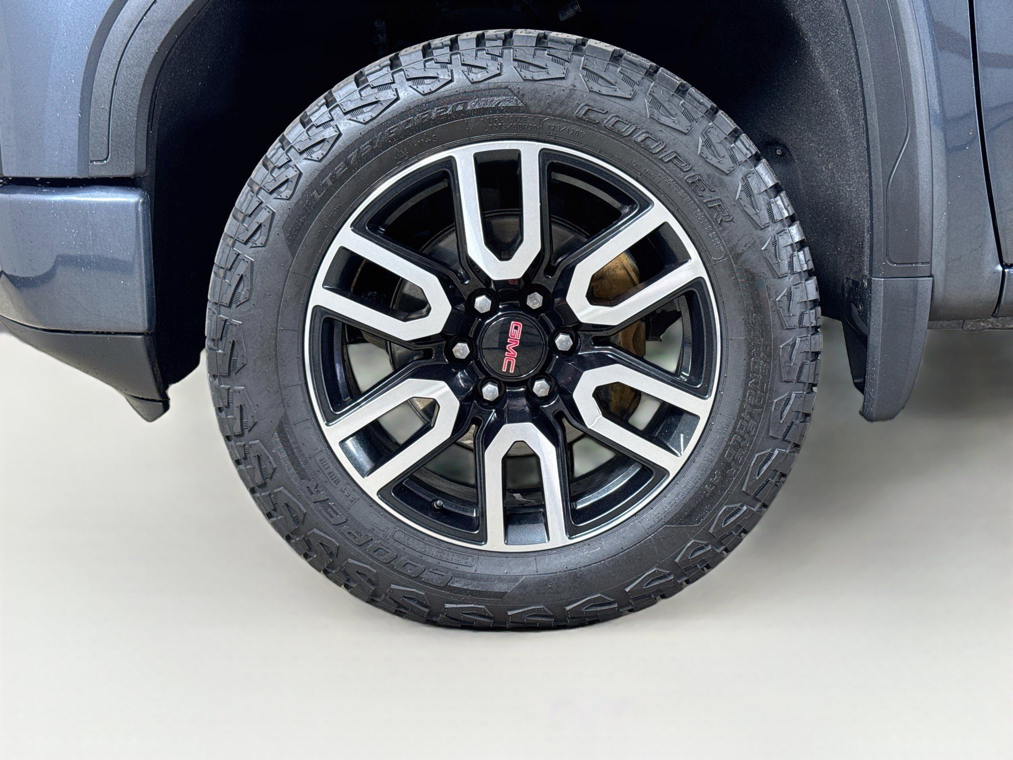 Used 2020 GMC Sierra 1500 AT4 w/ AT4 Premium Package AWD/4WD image 26