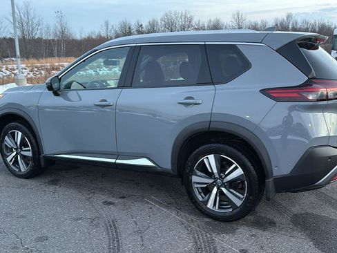 Used 2022 Nissan Rogue SL w/ SL Premium Package image 11