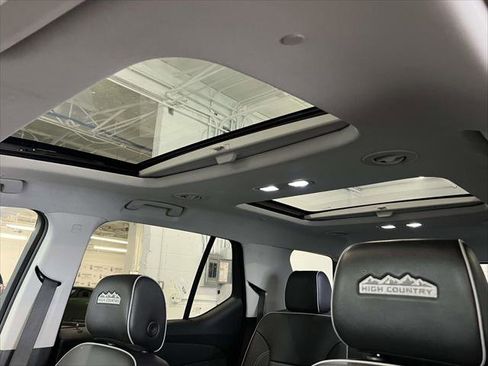 Used 2021 Chevrolet Traverse High Country image 21