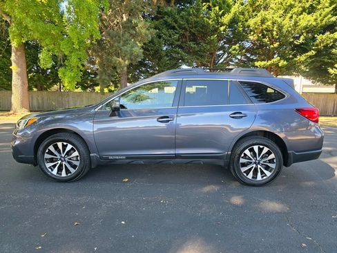 Used 2015 Subaru Outback 3.6R Limited AWD/4WD image 3
