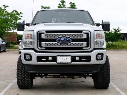 Used 2016 Ford F250 Platinum w/ FX4 Off-Road Package AWD/4WD image 3