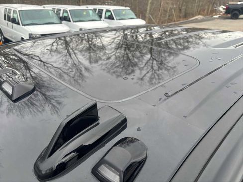 Used 2022 GMC Sierra 3500 Denali w/ Denali Ultimate Package image 13