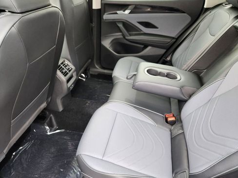 New 2026 Volkswagen Tiguan SE AWD/4WD image 19