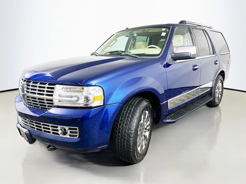 Used 2008 Lincoln Navigator 4WD image 3