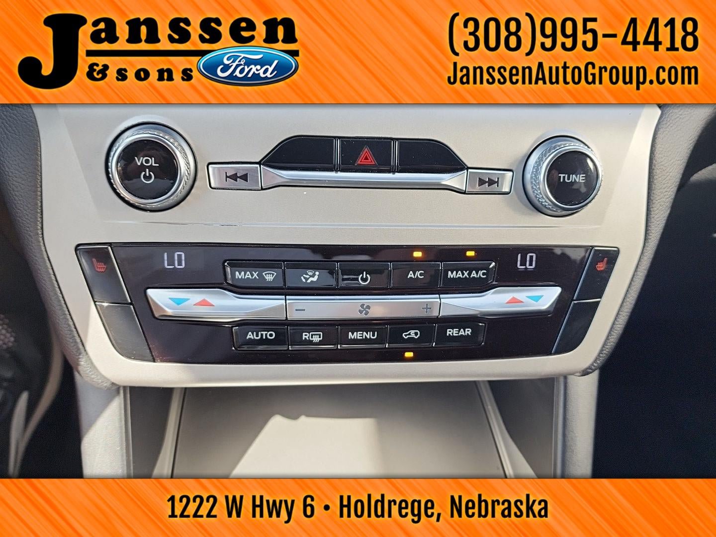 Used 2021 Ford Explorer XLT RWD image 31