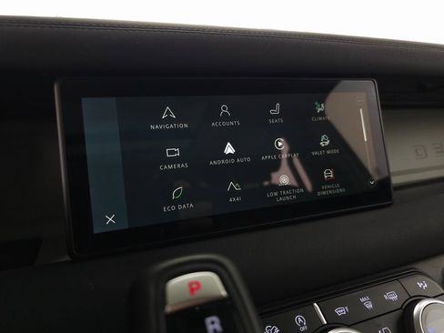 Used 2023 Land Rover Defender 110 SE image 25