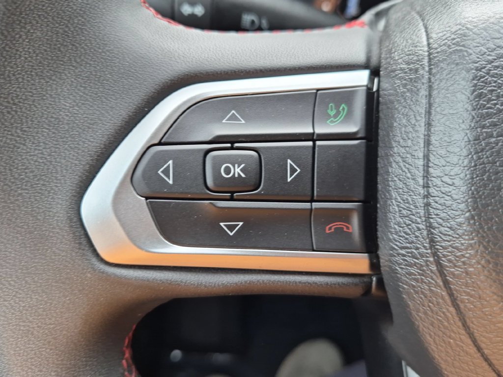 Used 2025 Jeep Compass Trailhawk AWD/4WD image 19