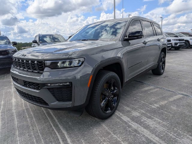 New 2027 Jeep Grand Cherokee Limited w/ Limited Altitude Package RWD image 8