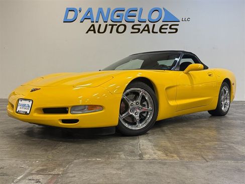 Used 2002 Chevrolet Corvette Convertible w/ Preferred Equipment Group2 RWD image 1