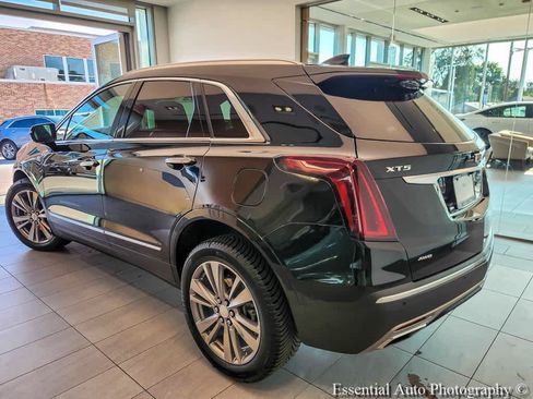Used 2023 Cadillac XT5 Premium Luxury w/ Technology Package AWD/4WD image 8