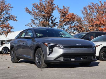 New 2025 Kia K4 LXS