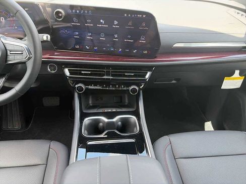New 2026 Chevrolet Traverse Z71 AWD/4WD image 13