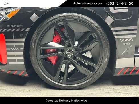 Used 2023 Audi RS e-tron GT image 40