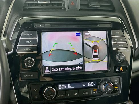 Used 2021 Nissan Maxima SR w/ Sport Mat Group FWD image 14