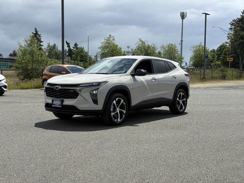 New 2026 Chevrolet Trax RS w/ Driver Confidence Package FWD image 40