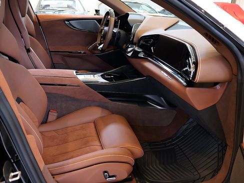 Certified 2025 Ferrari Purosangue AWD/4WD image 61