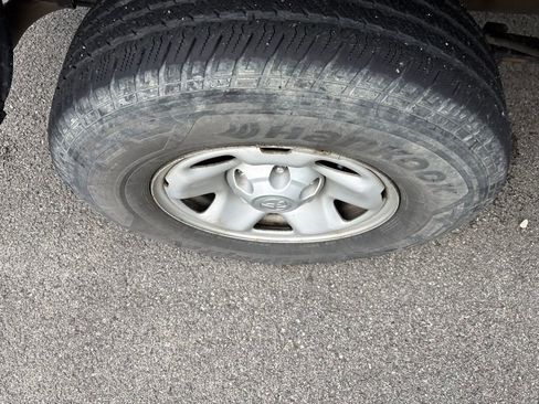 Used 2019 Toyota Tacoma SR AWD/4WD image 5
