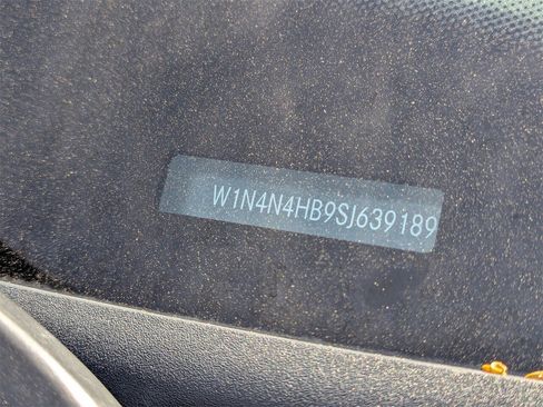 Used 2025 Mercedes-Benz GLA 250 4MATIC w/ Winter Package image 33