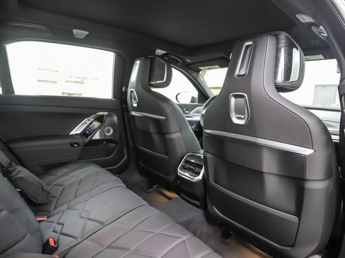 Used 2025 BMW 760i xDrive 760i xDrive w/ Executive Package image 27