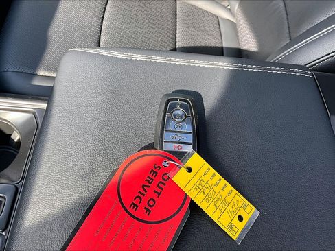 Used 2025 Ford F150 Lariat w/ Equipment Group 502A High image 11