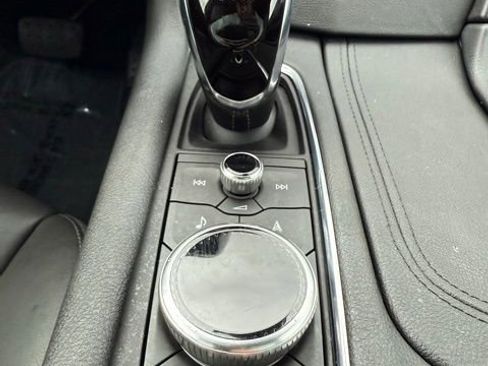 Used 2021 Cadillac XT5 Premium Luxury image 33