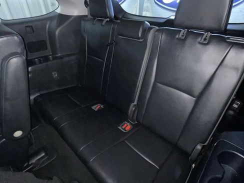 Used 2021 Toyota Highlander XLE image 12