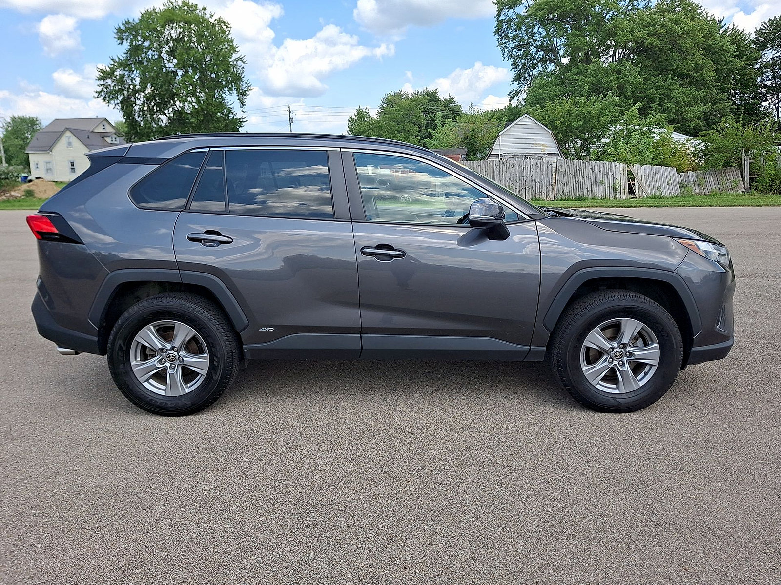 Used 2023 Toyota RAV4 XLE AWD/4WD image 25