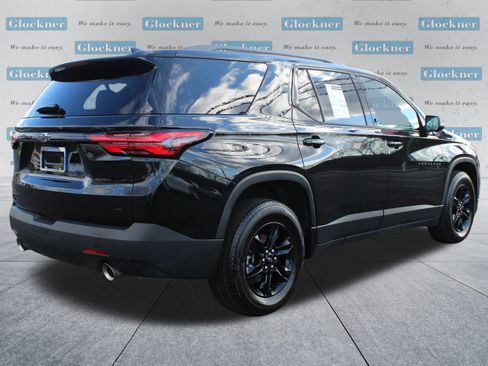 Used 2023 Chevrolet Traverse LT image 6