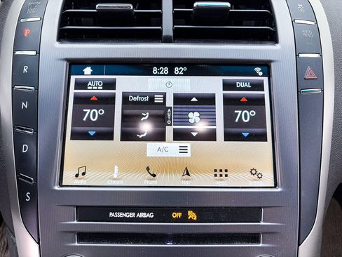 Used 2018 Lincoln MKZ Select w/ Select Plus Package FWD image 21