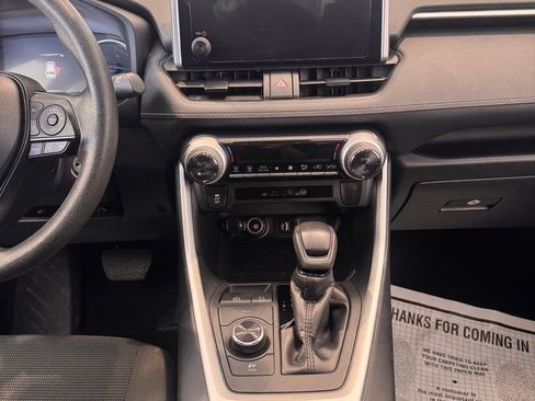 Used 2025 Toyota RAV4 LE AWD/4WD image 9