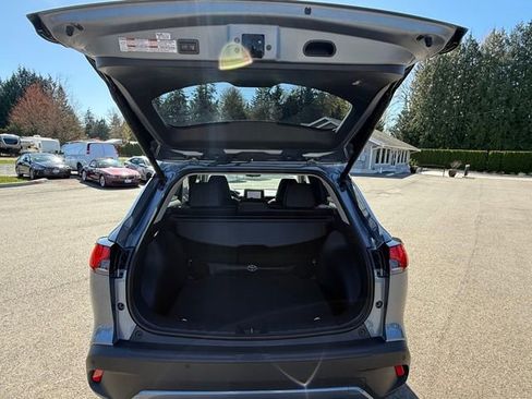 Used 2024 Toyota Corolla Cross XLE w/ Convenience Package image 31