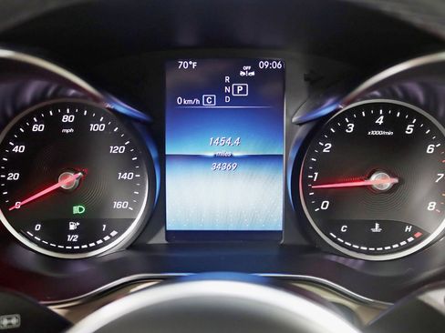 Used 2020 Mercedes-Benz GLC 300 GLC 300 w/ Parking Assistance Package image 17