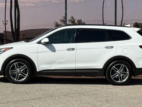 Used 2018 Hyundai Santa Fe AWD w/ Cargo Package image 4