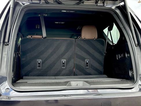 Used 2023 Chevrolet Suburban High Country AWD/4WD image 23