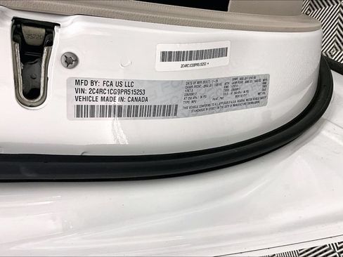 Used 2023 Chrysler Voyager LX FWD image 33