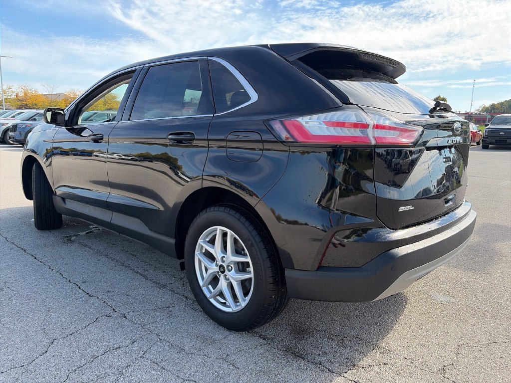 Used 2024 Ford Edge SEL w/ Convenience Package AWD/4WD image 5