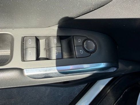 Used 2024 Chevrolet Traverse LT FWD image 19