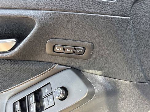 Used 2019 Toyota Avalon Touring w/ Advanced Safety Package FWD image 13