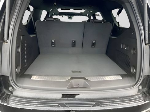Used 2024 Chevrolet Suburban RST w/ Luxury Package AWD/4WD image 22